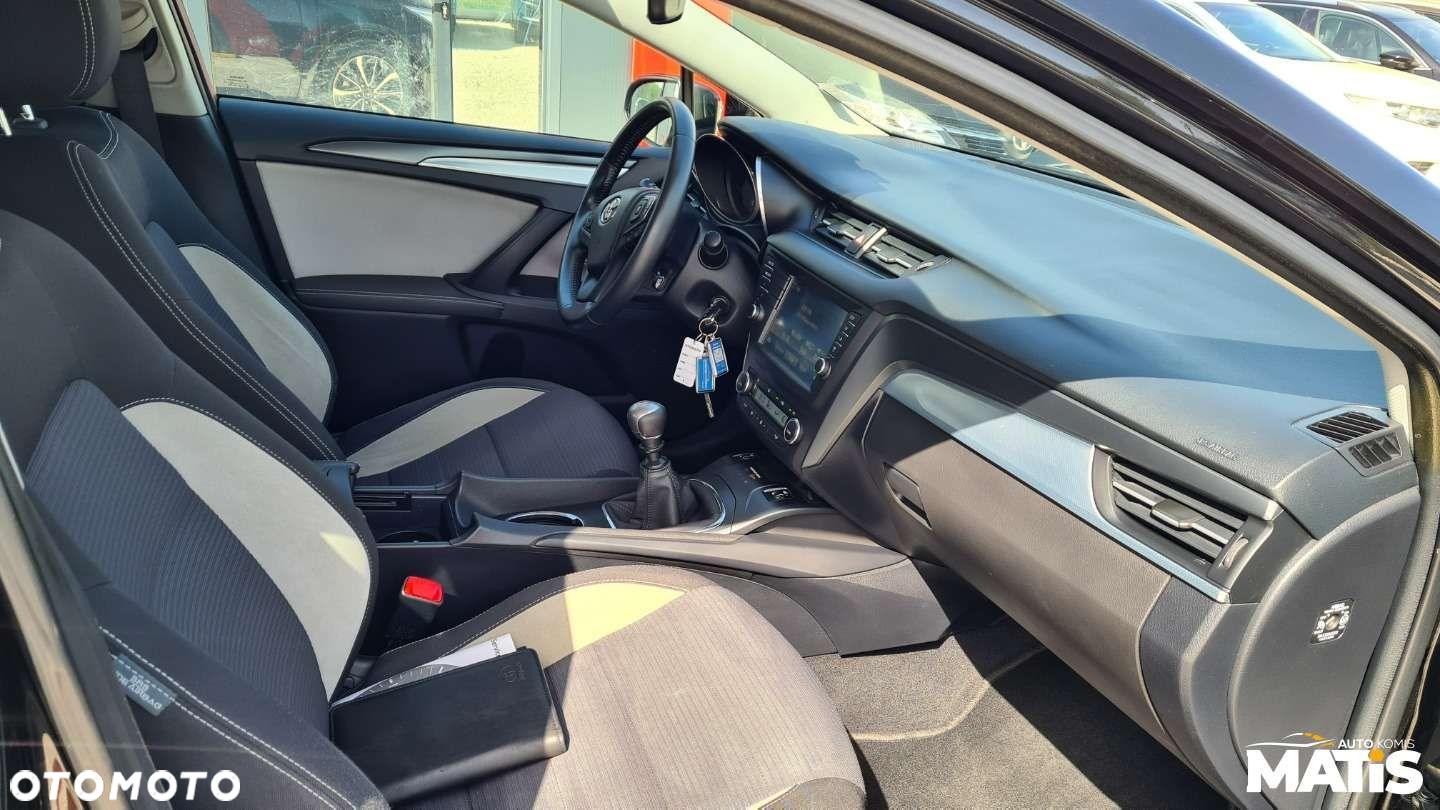 Toyota Avensis - 32