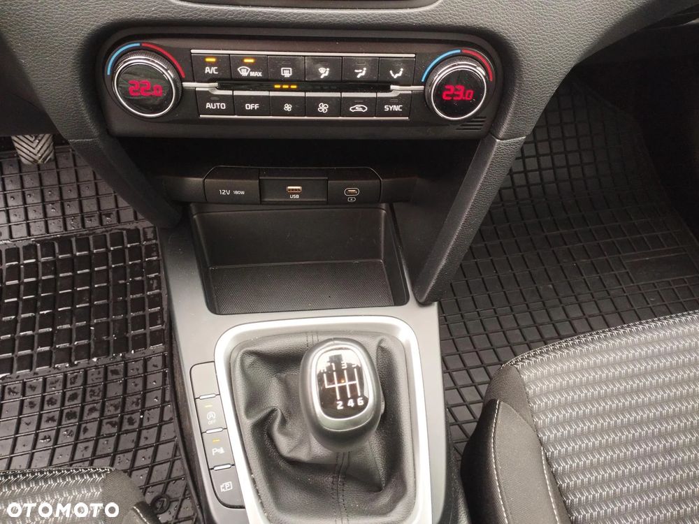 Kia Ceed 1.5 T-GDI M - 15