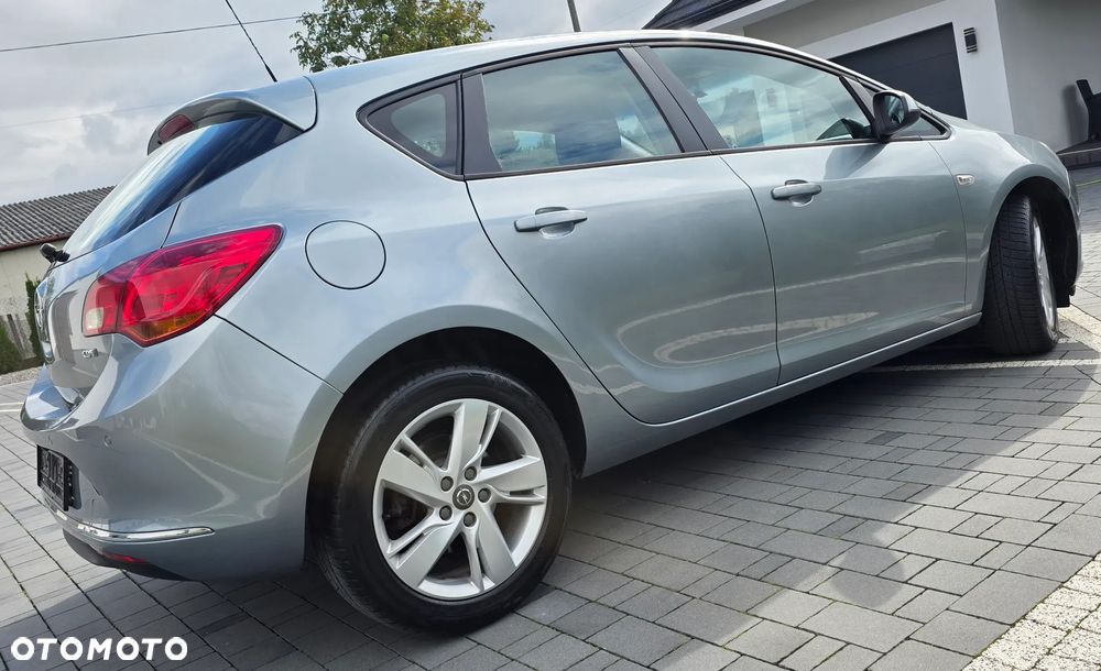 Opel Astra 1.7 CDTI DPF Design Edition - 4