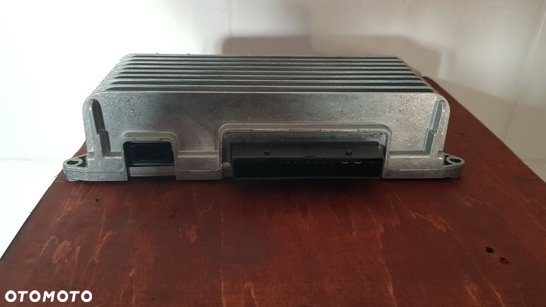 AUDI A4 B8 A5 WZMACNIACZ BANG OLUFSEN 8T0035223AE - 2