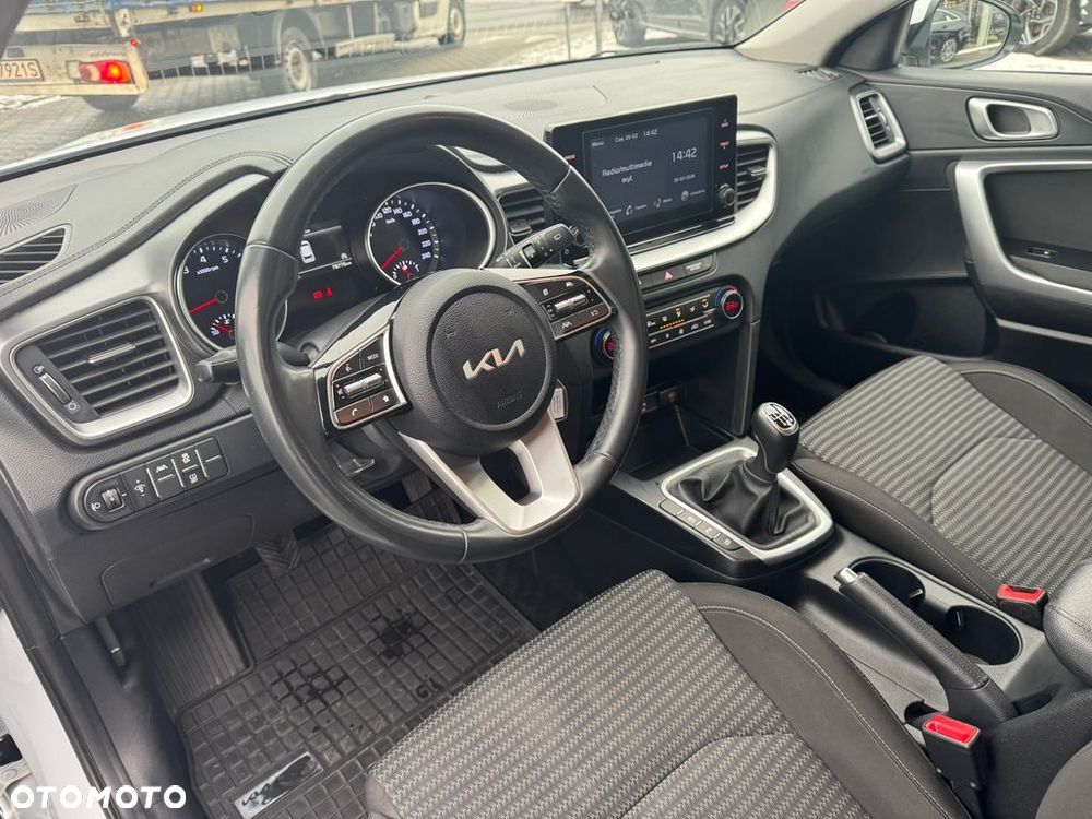 Kia Ceed 1.5 T-GDI M - 9
