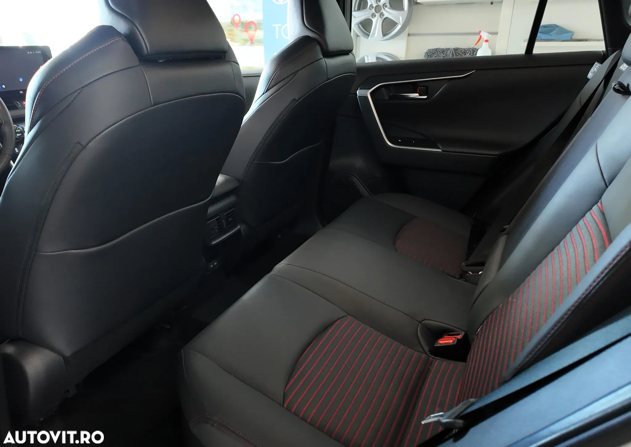 Toyota RAV4 2.5 PHEV VVT-iE 4x4 Style Bi-Tone - 23