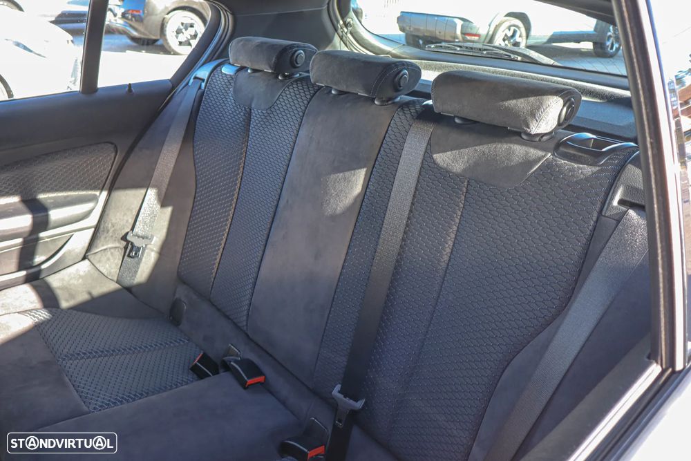BMW 116 d Pack M - 13