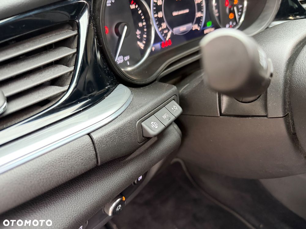 Opel Insignia 2.0 T 4x4 GSi S&S - 28