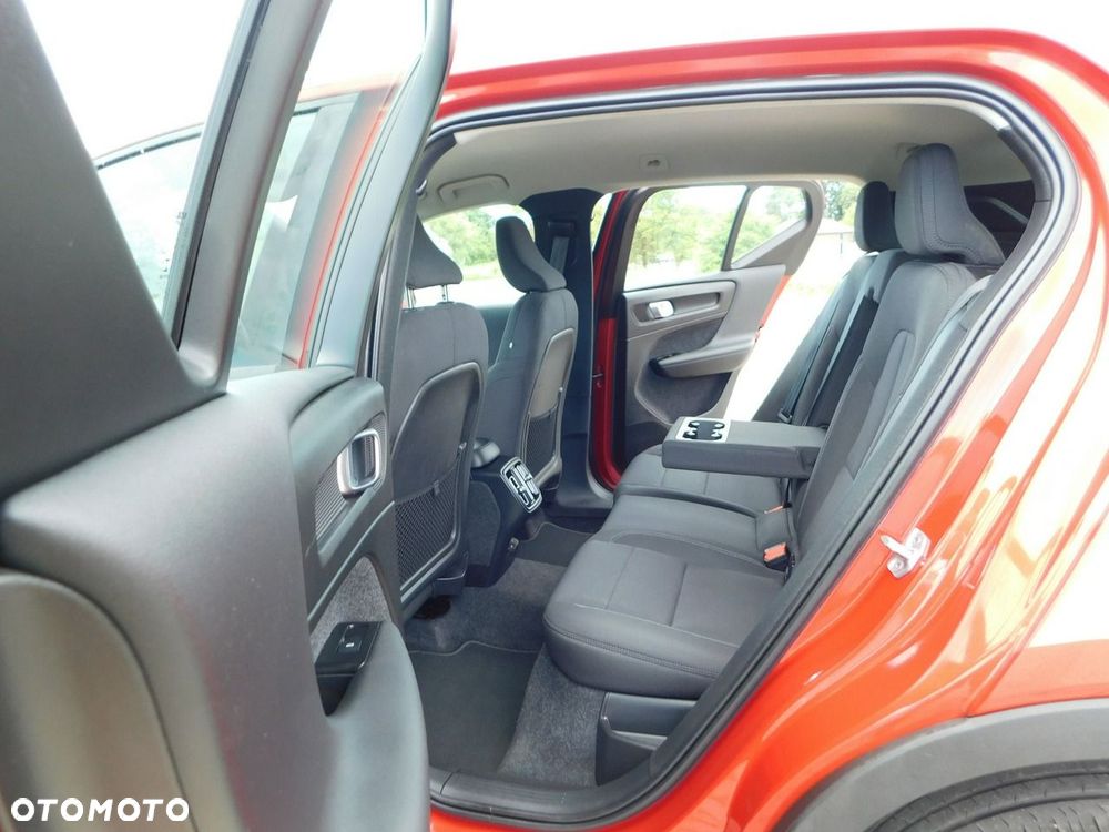 Volvo XC 40 T3 Geartronic Momentum Pro - 13