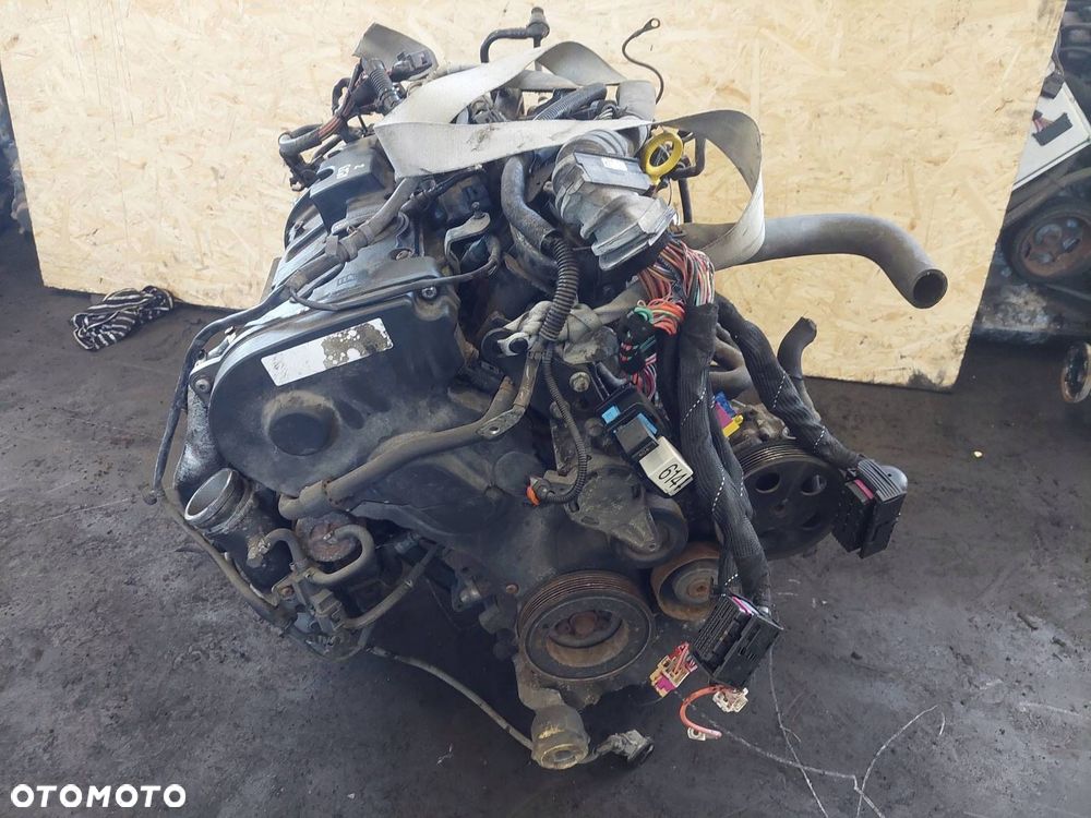 SILNIK BENZYNOWY Z TURBOSPRĘŻARKĄ AUDI A4 B7 BWT 2.0 TFSI - 6