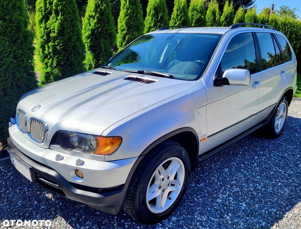 BMW X5 4.4i - 6