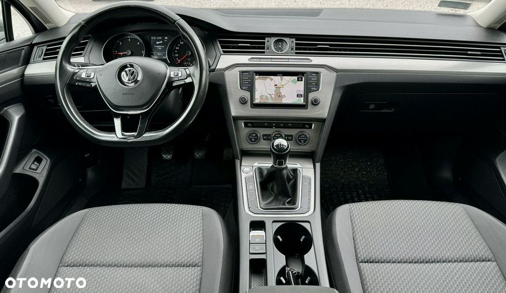 Volkswagen Passat 2.0 TDI (BlueMotion Technology) Comfortline - 11