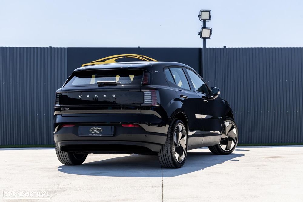 Volvo EX30 69 kWh Single Motor Extended Range Black Edition - 26