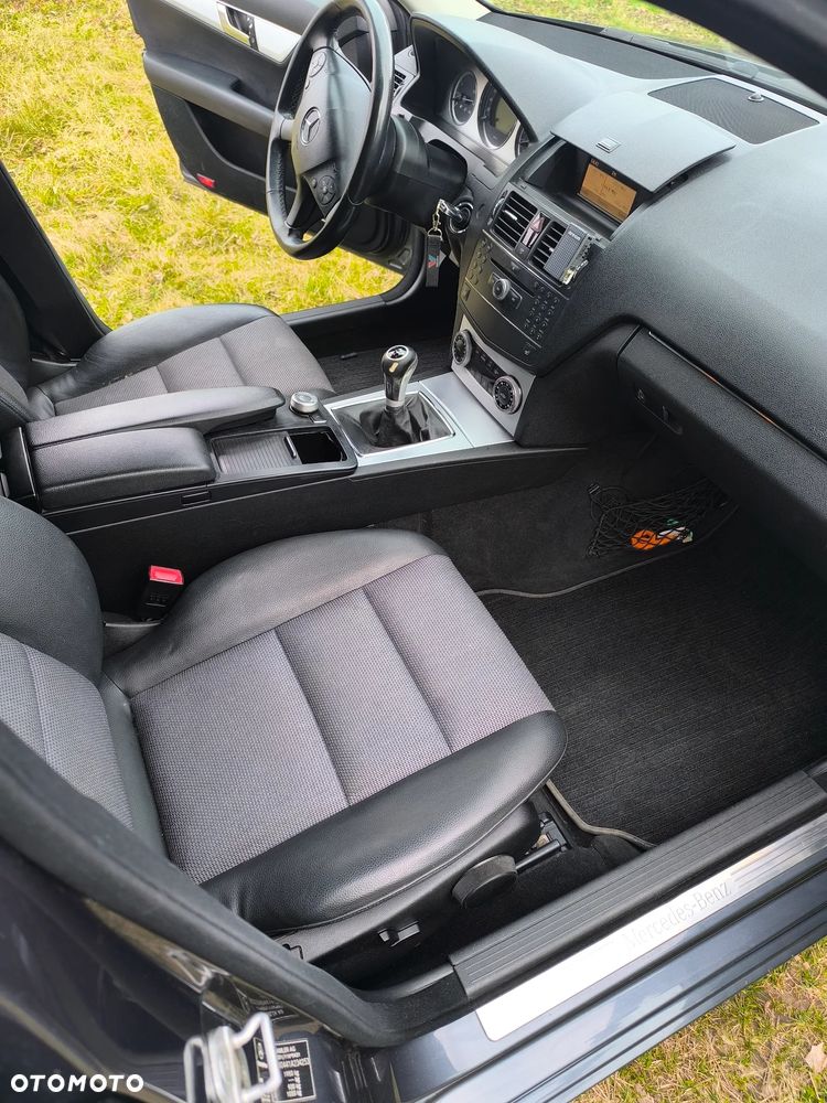 Mercedes-Benz Klasa C 180 Kompressor BlueEFFICIENCY - 14