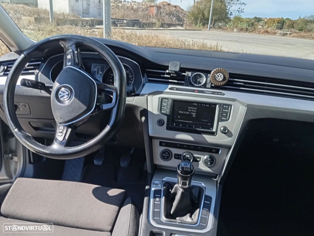 VW Passat Variant 1.6 TDI Confortline - 14