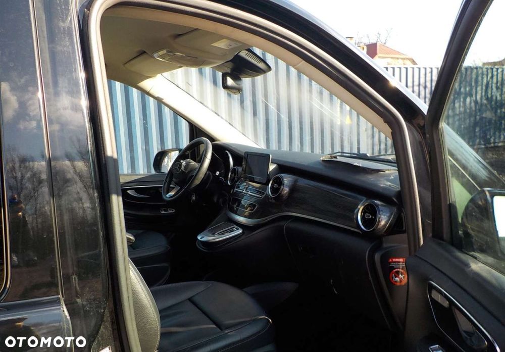 Mercedes-Benz Klasa V - 17