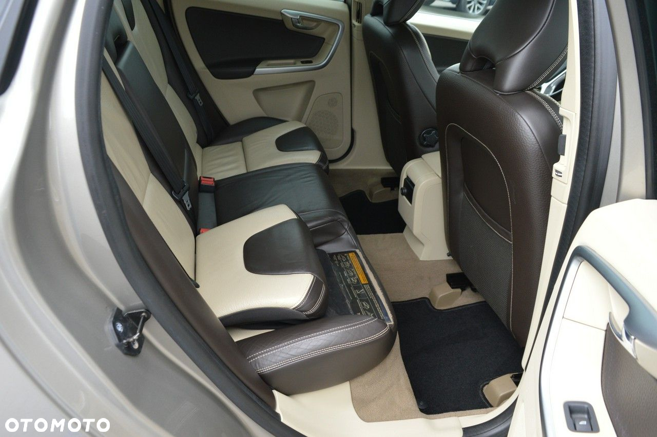 Volvo XC 60 D3 Momentum - 29