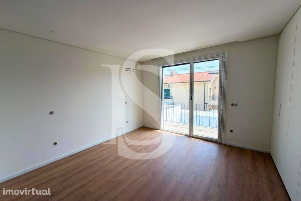 Moradia T4 Venda em Palmeira,Braga - Grande imagem: 2/18