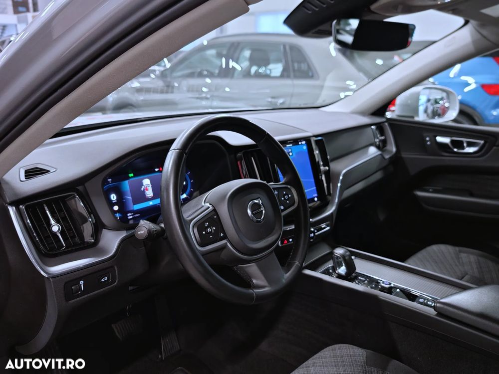 Volvo XC 60 B4 MHEV Momentum Pro - 6