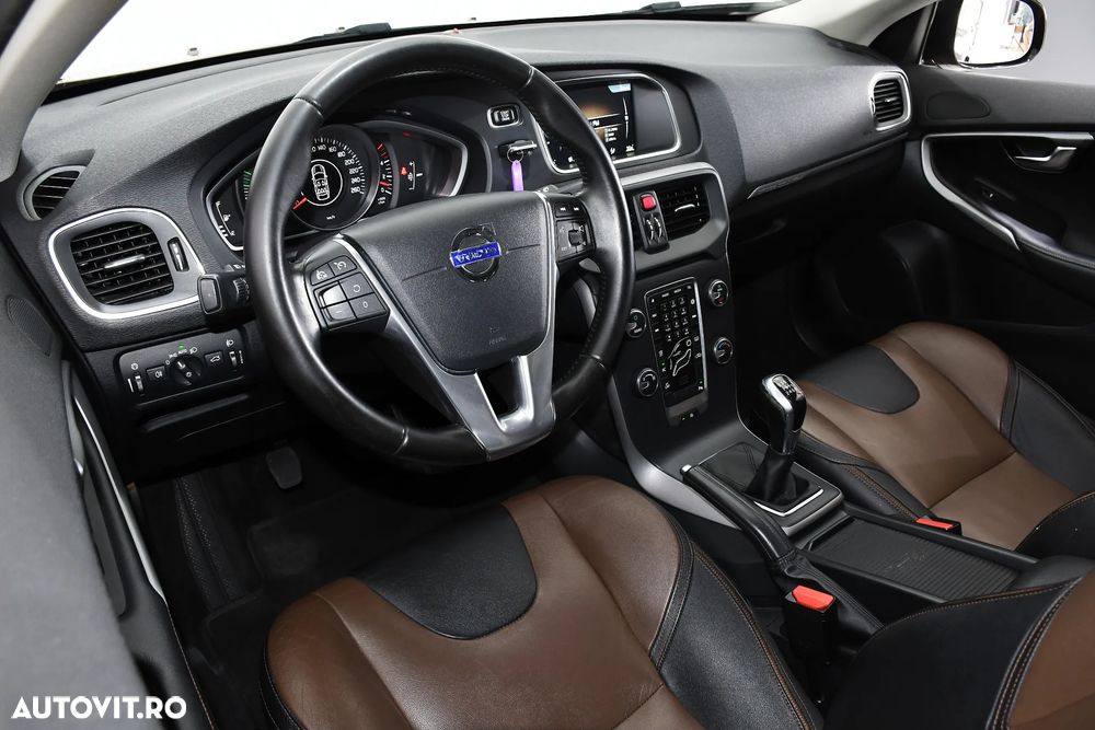 Volvo V40 D2 Ocean Race - 13