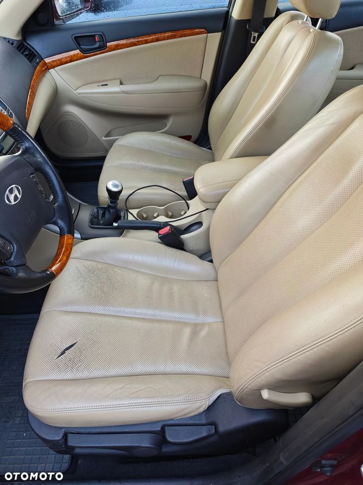 Hyundai Sonata - 17