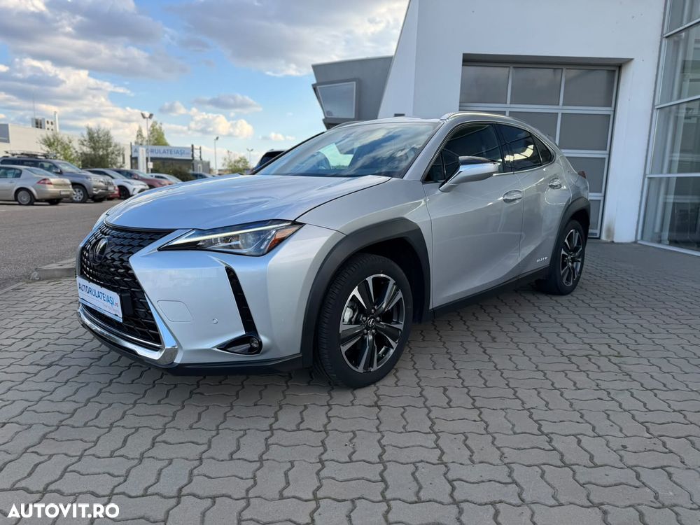 Lexus UX 250h (E-FOUR) Business Edition - 8