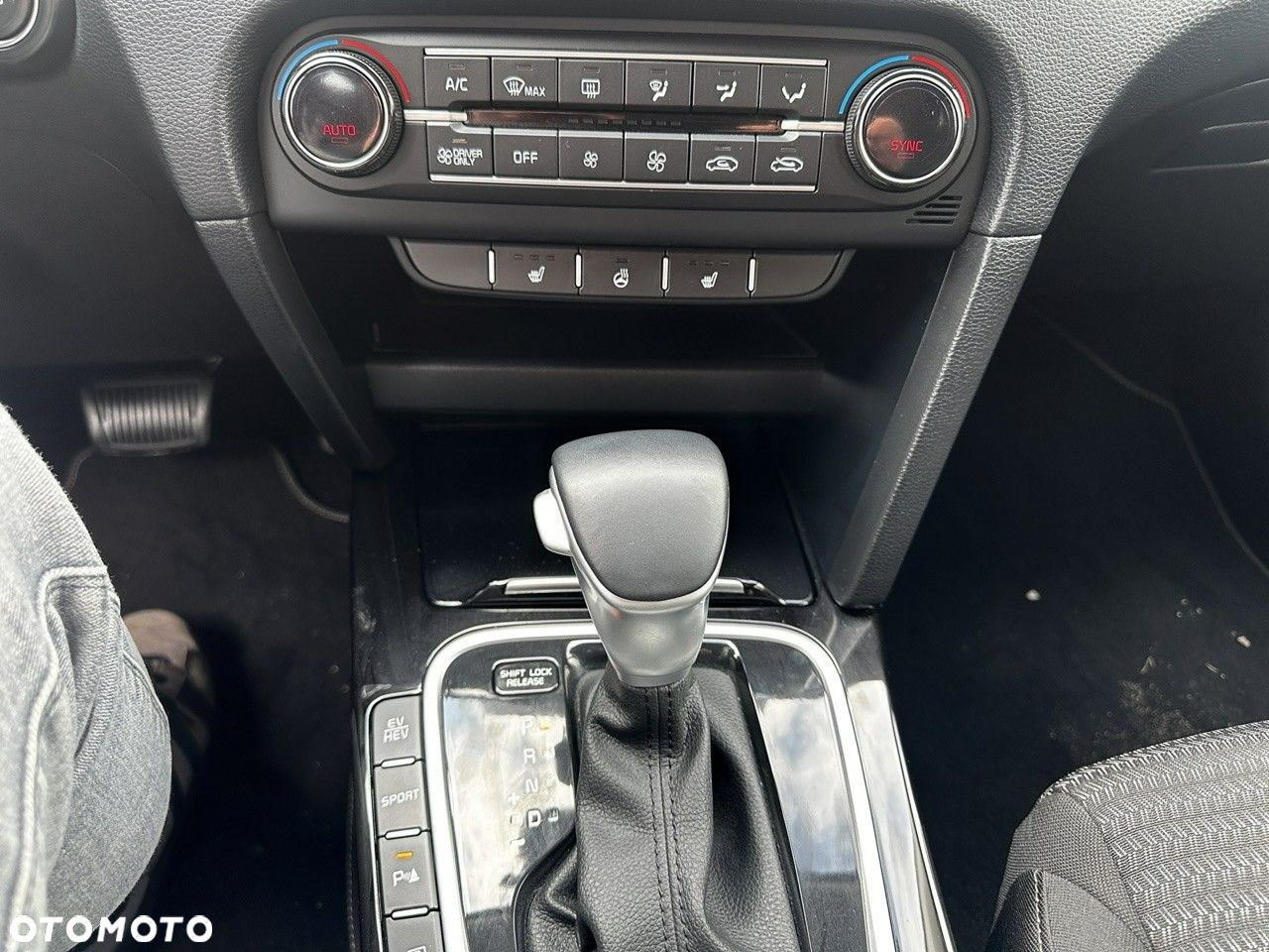 Kia Ceed 1.6 GDI PHEV L Business Line DCT - 26