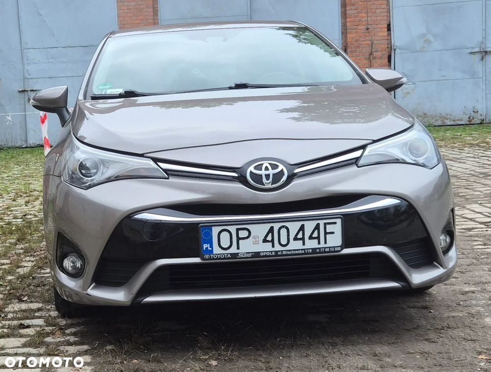 Toyota Avensis 1.8 Premium - 6