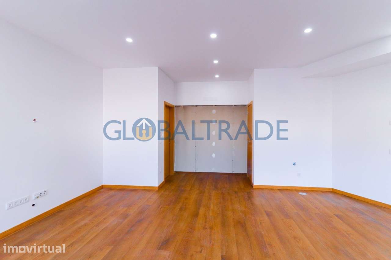Andar de Moradia T3 Renovado com Terraço em São Cosme - Grande imagem: 5/60