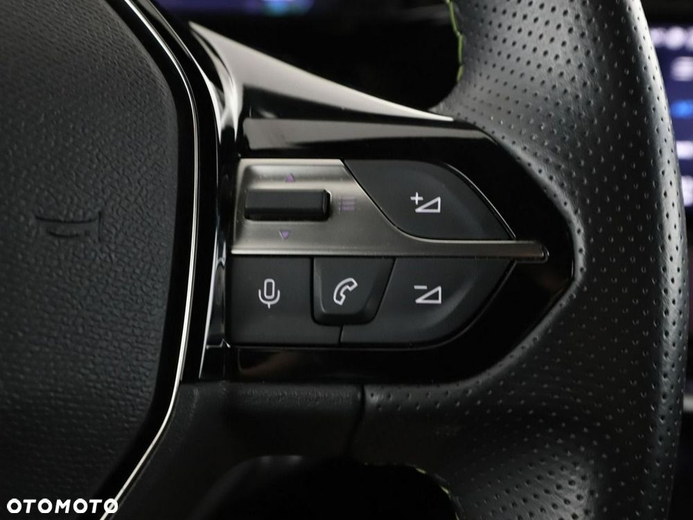 Peugeot 408 1.6 Plug-In Hybrid 225 GT EAT8 - 32