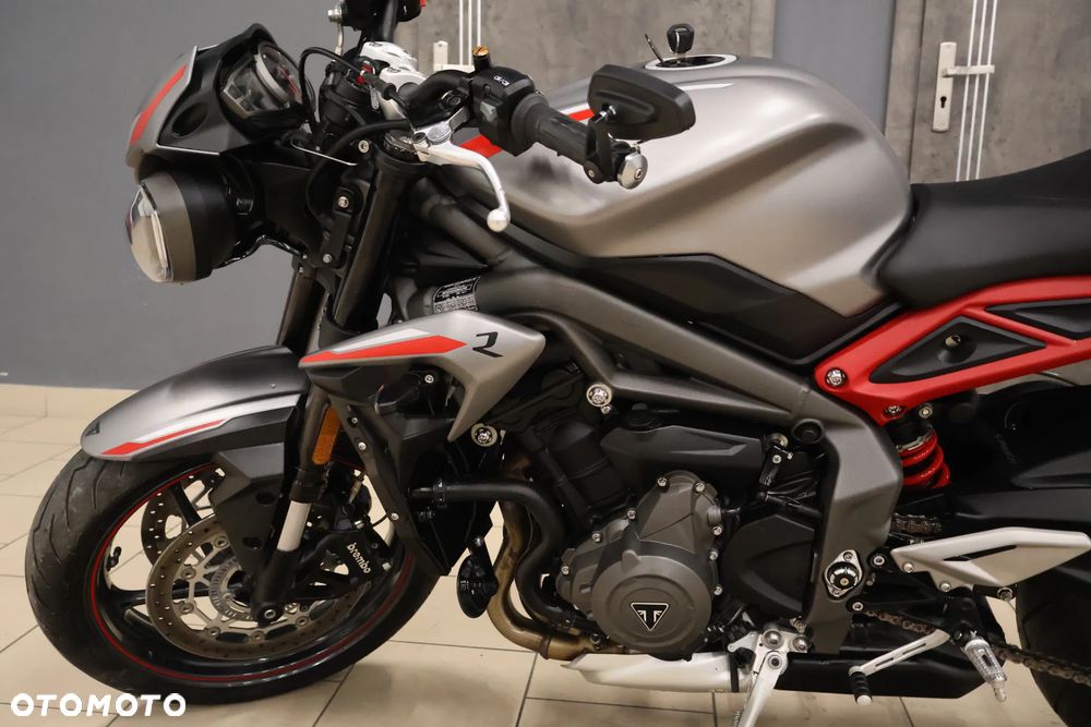 Triumph Street Triple - 7