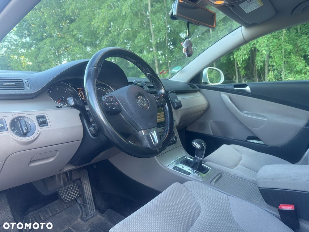 Volkswagen Passat 2.0 TDI DPF Comfortline DSG - 13