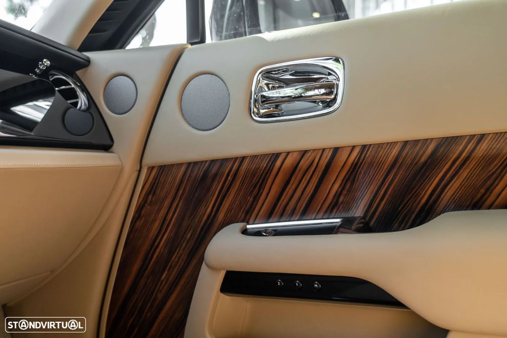 Rolls Royce Wraith 6.6 Twin-Turbo V12 - 23