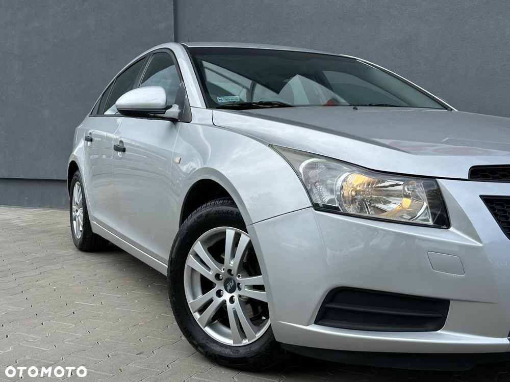 Chevrolet Cruze 1.6 LT+ - 12