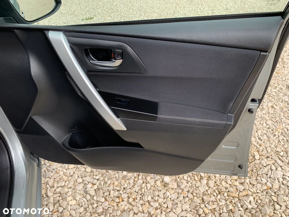 Toyota Auris 1.6 Prestige - 35