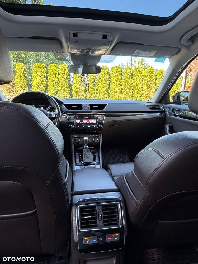 Skoda Superb 2.0 TDI L&K DSG - 29