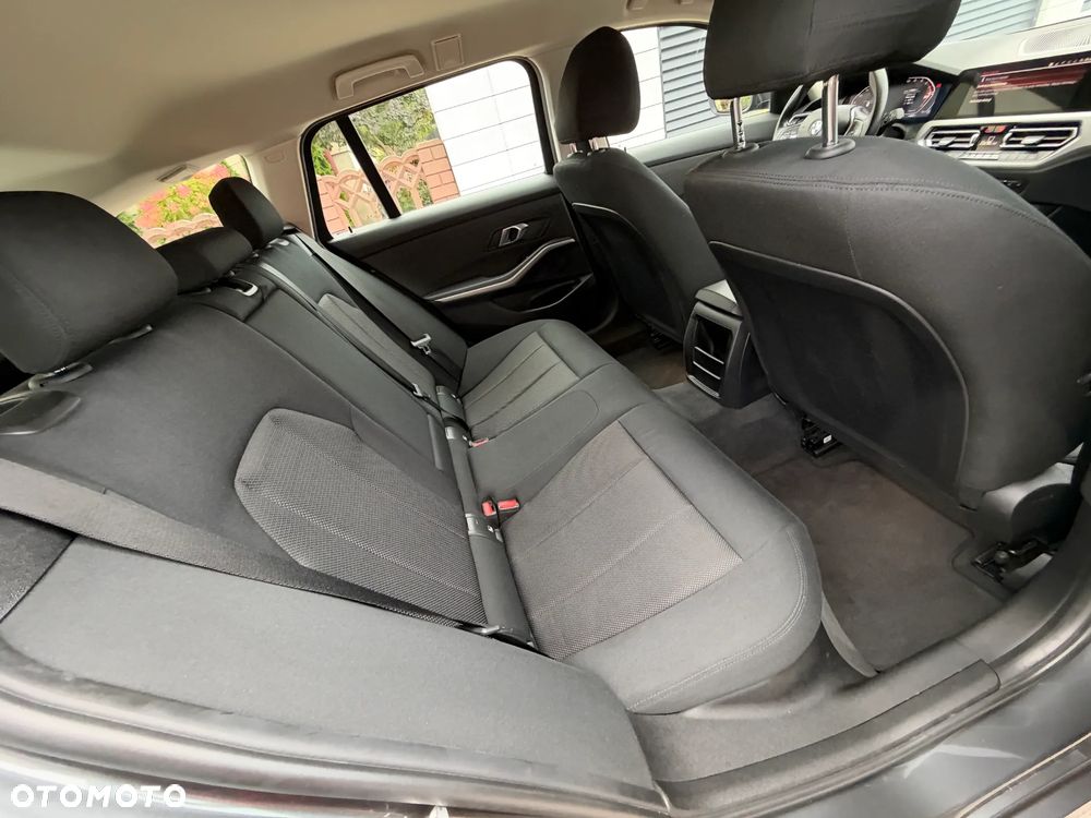 BMW Seria 3 318i Advantage - 33