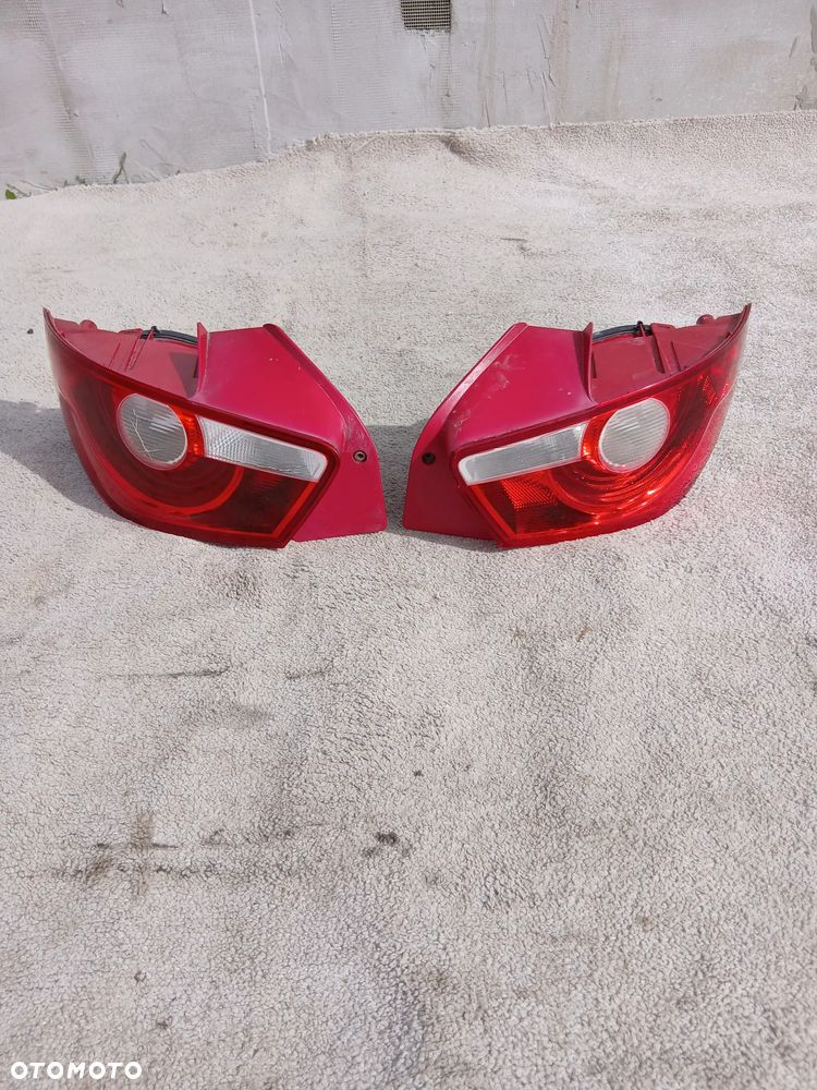 LAMPA TYLNA  PRAWA SEAT IBIZA 6J 3 DRZWI ROK 12/25