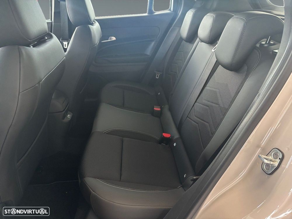 Jeep Avenger 1.2 GSE T3 Altitude - 14