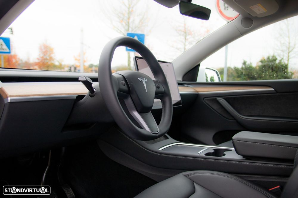 Tesla Model Y RWD - 7