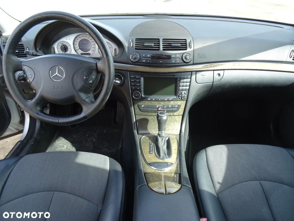 Mercedes E W211 (lakier C775) maska zderzak błotnik zderzak konsola klapa lampy części - 13