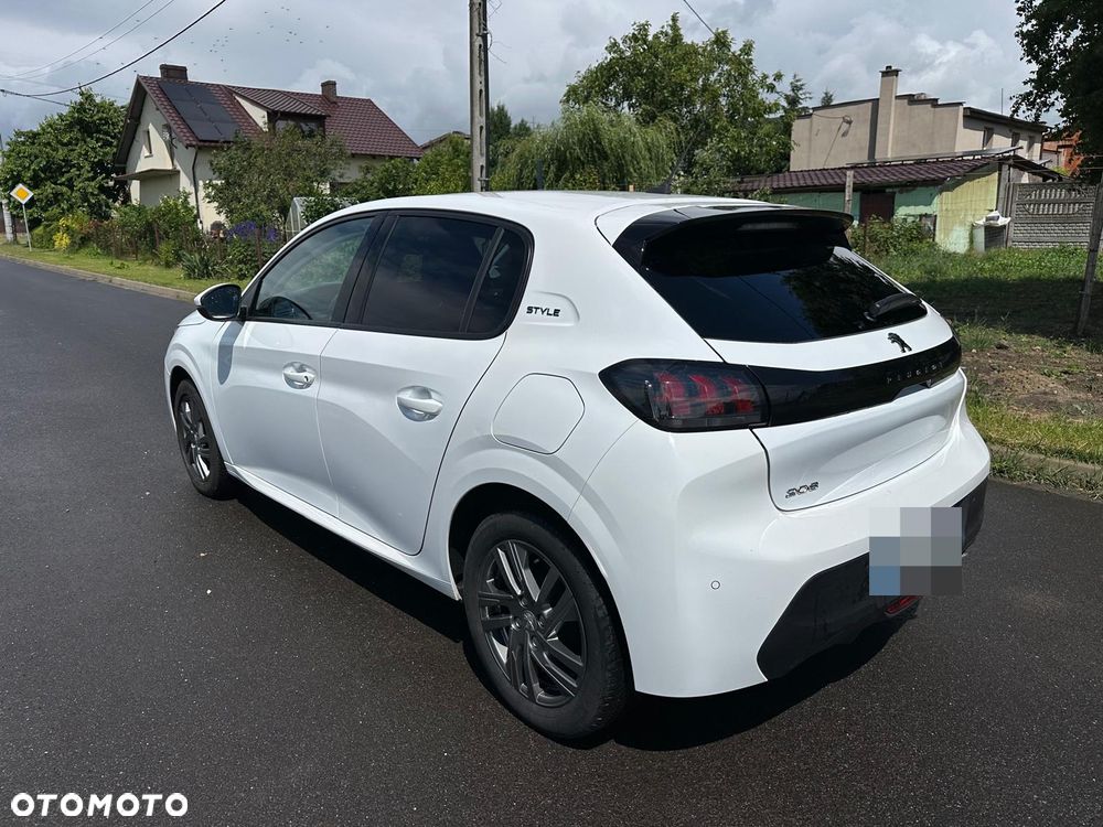 Peugeot 208 - 5