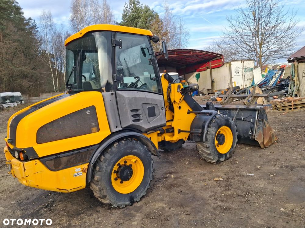 JCB 406 - 7