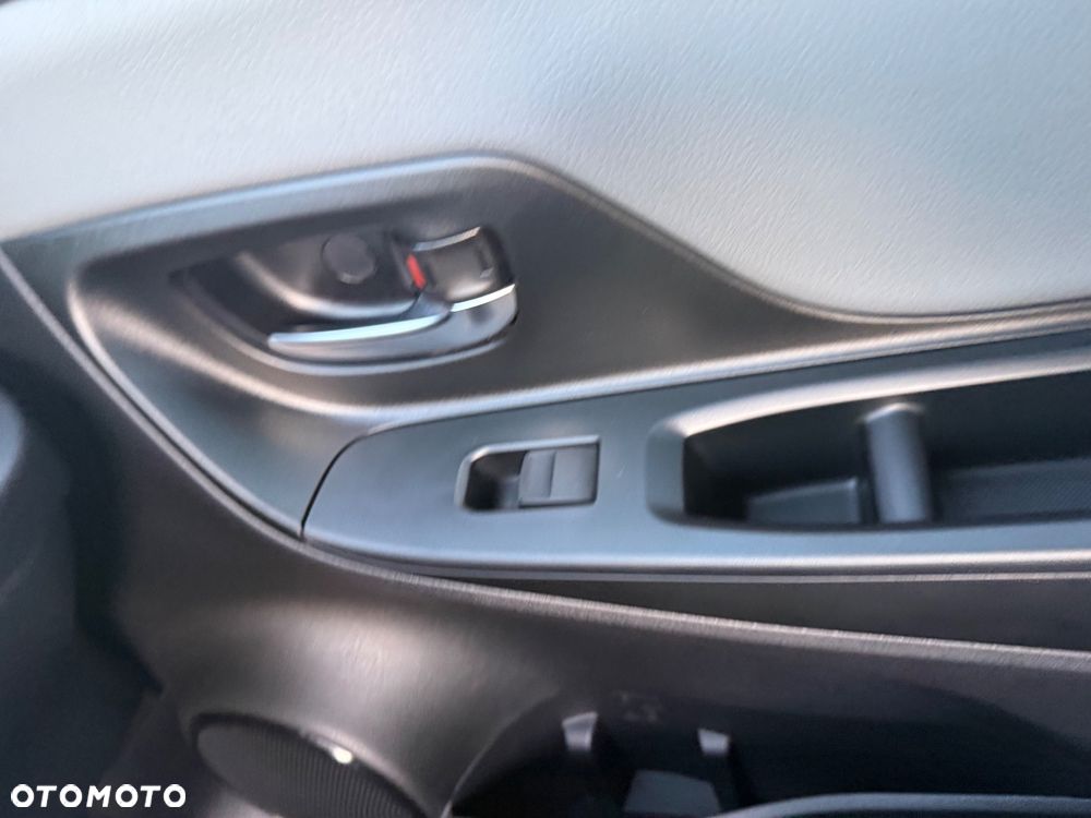 Toyota Yaris 1.0 Premium - 28