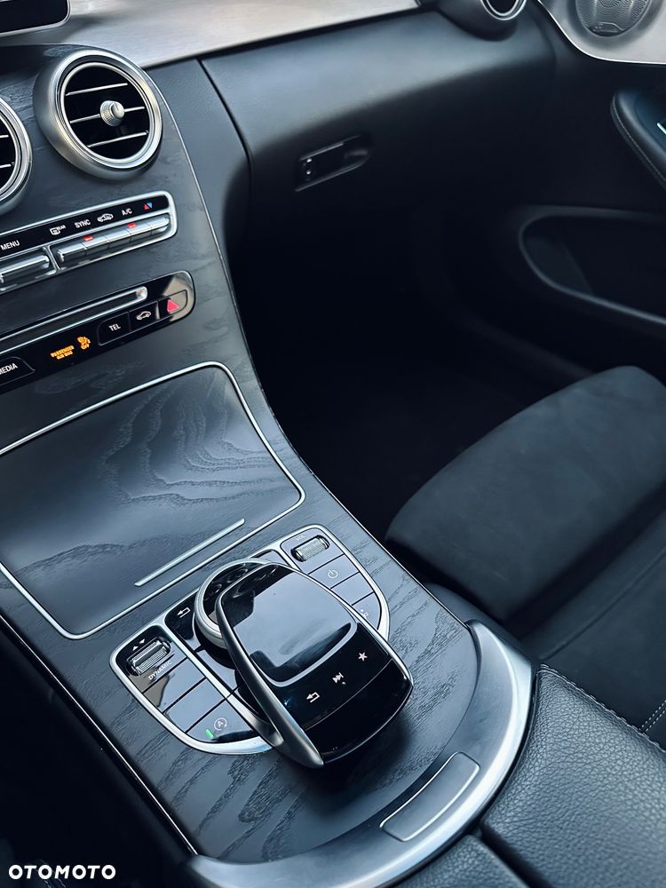 Mercedes-Benz Klasa C 200 4-Matic 9G-TRONIC - 14
