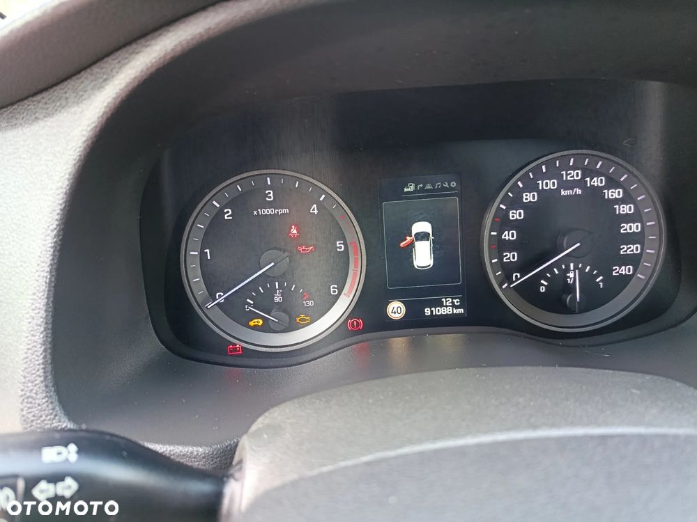 Hyundai Tucson 2.0 CRDI BlueDrive Style 2WD - 23