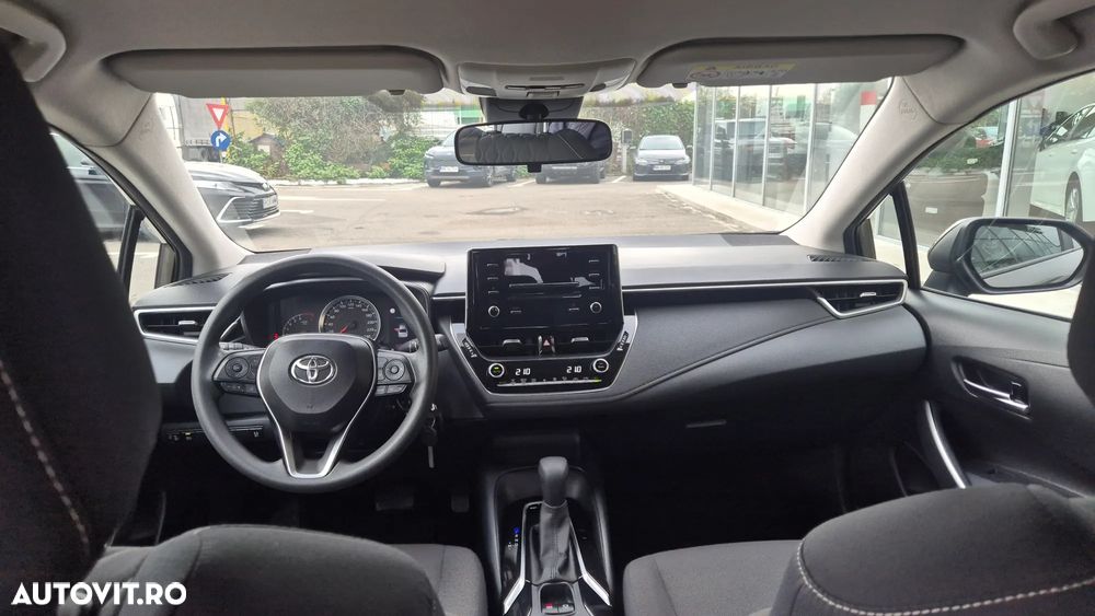 Toyota Corolla - 13