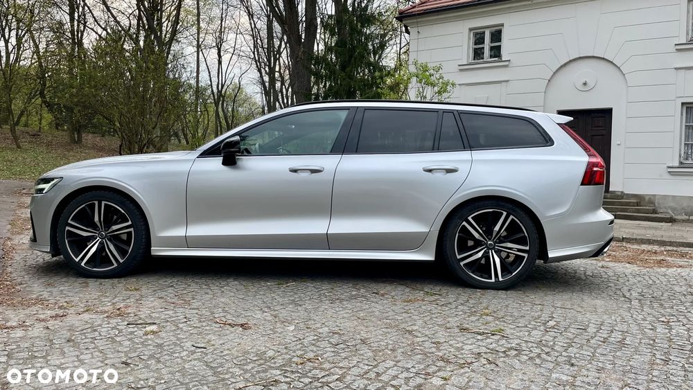 Volvo V60 B3 B R-Design - 3