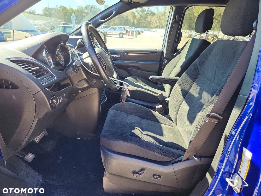Dodge Grand Caravan - 8