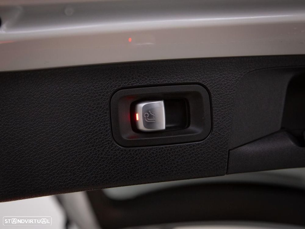 Mercedes-Benz E 300 de 4Matic T 9G-TRONIC AMG Line - 16