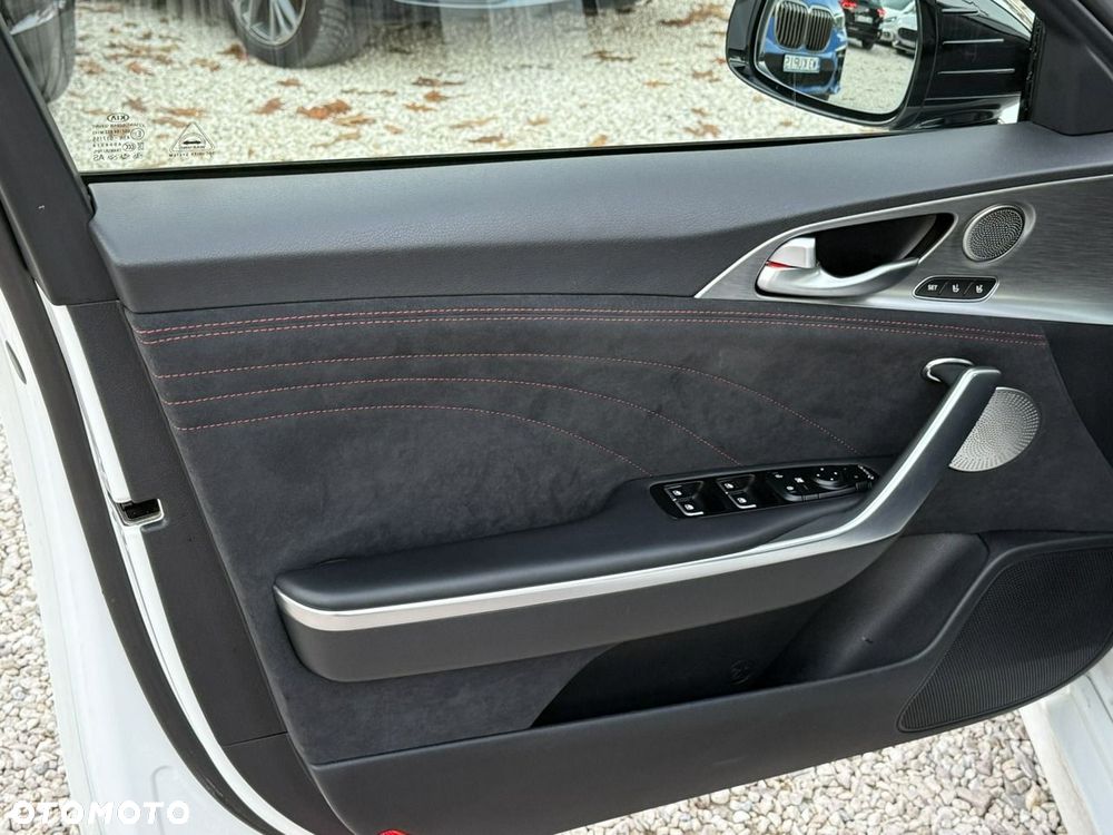 Kia Stinger - 13