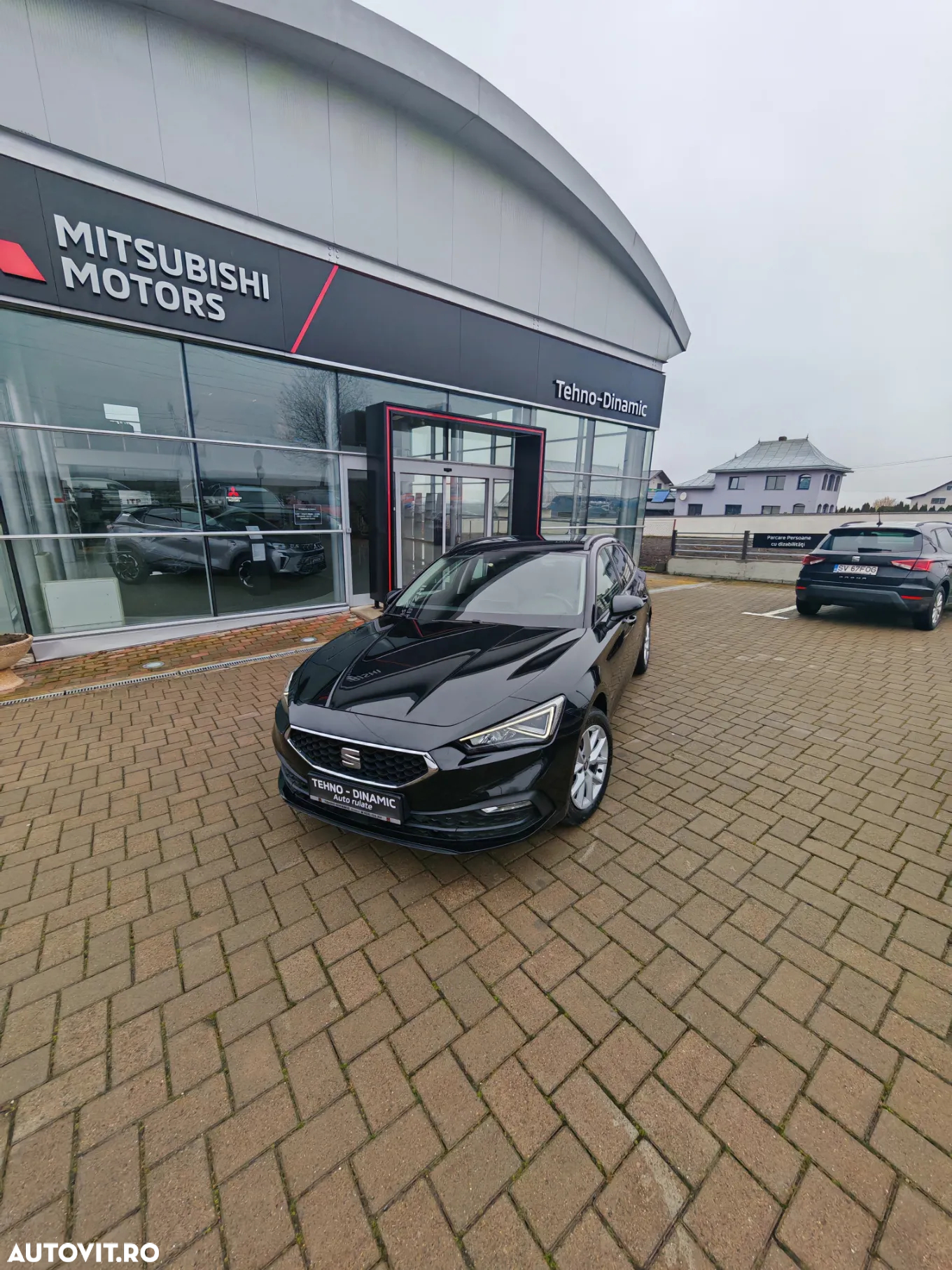 Seat Leon Sportstourer 2.0 TDI DSG Style - 13