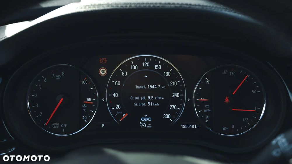 Opel Insignia 2.0 T 4x4 GSi S&S - 28
