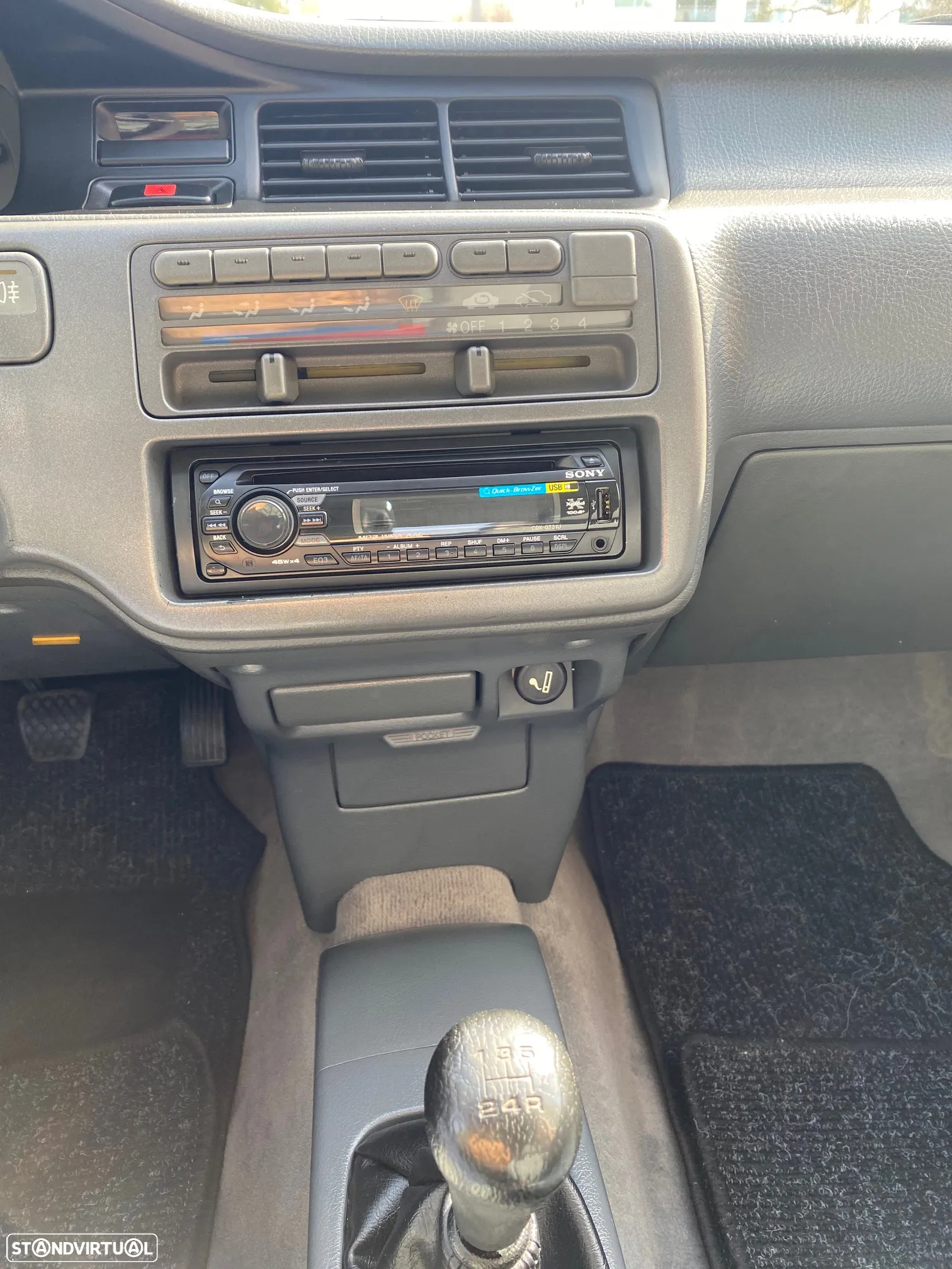 Honda Civic 1.5 LSi 16 V - 10